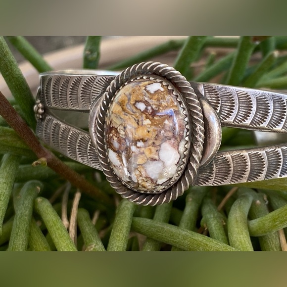 Wildhorse Sterling Split Shank Stamped Cuff - Picture 4 of 6